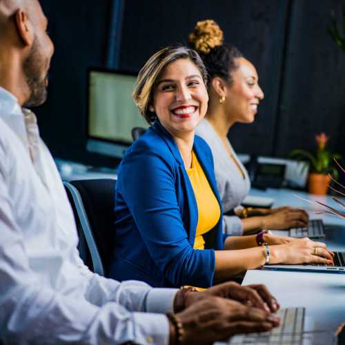 happy worker by Jopwell